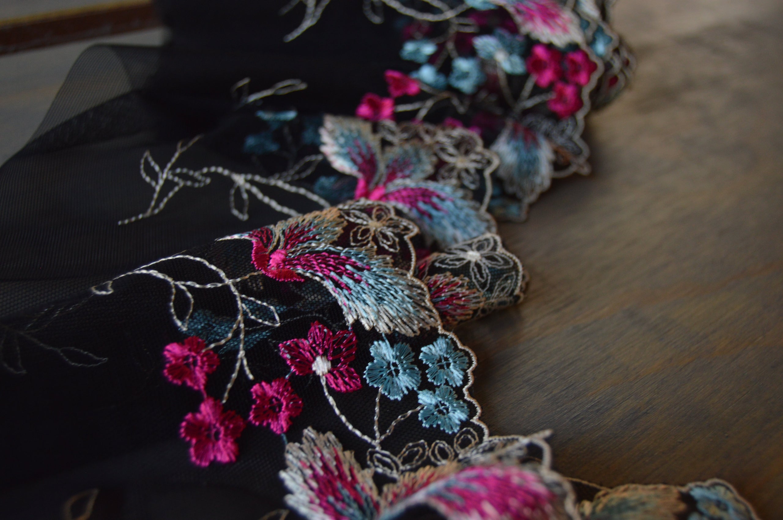 6 Embroidered Bra Tulle | Sky Blue & Fuchsia